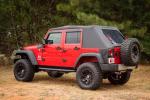 Jeep Wrangler Omix-Ada Power Soft Top 2011 года